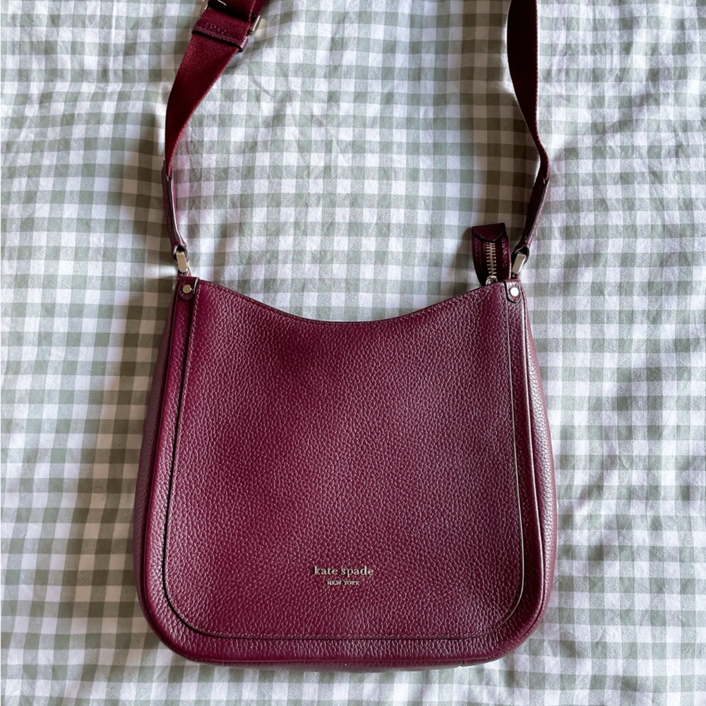 ✨NWT✨ Kate Spade Roulette Medium Messenger